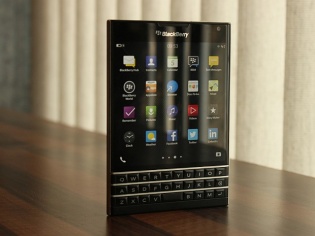 Review: BlackBerry Passport Review: BlackBerry Passport