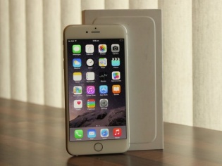 Apple iPhone 6 Plus Review: The Most Awkward iPhone So Far Apple iPhone 6 Plus Review: The Most Awkward iPhone So Far